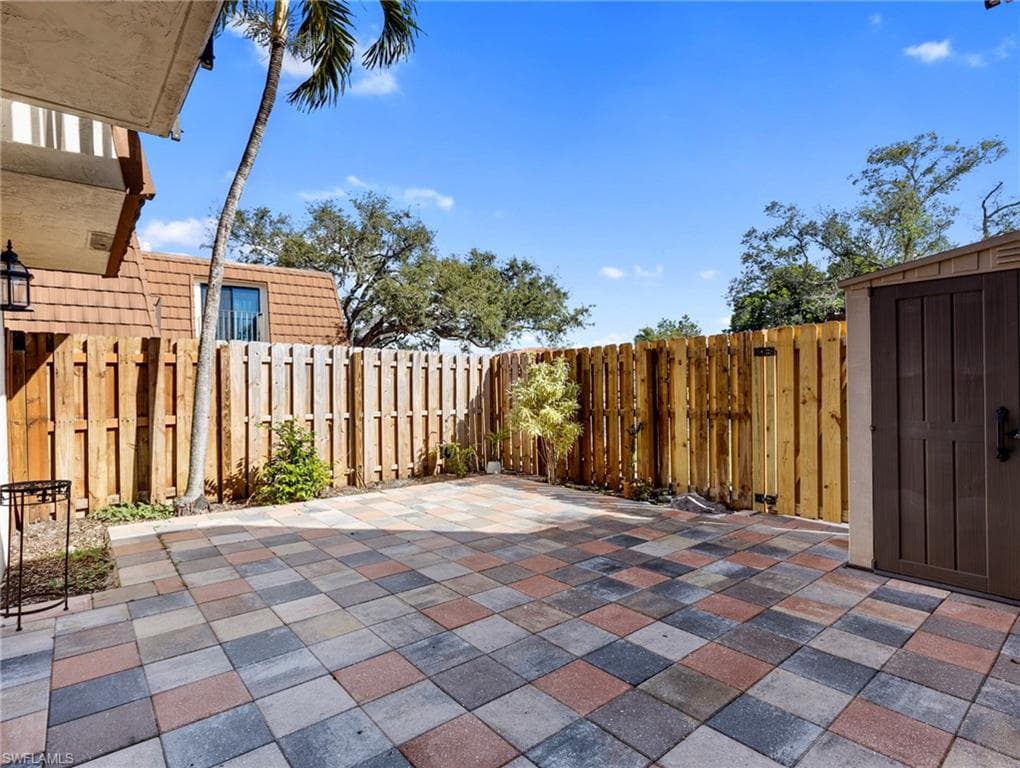 1430 Park Shore CIR 4 FORT MYERS, FL 33901