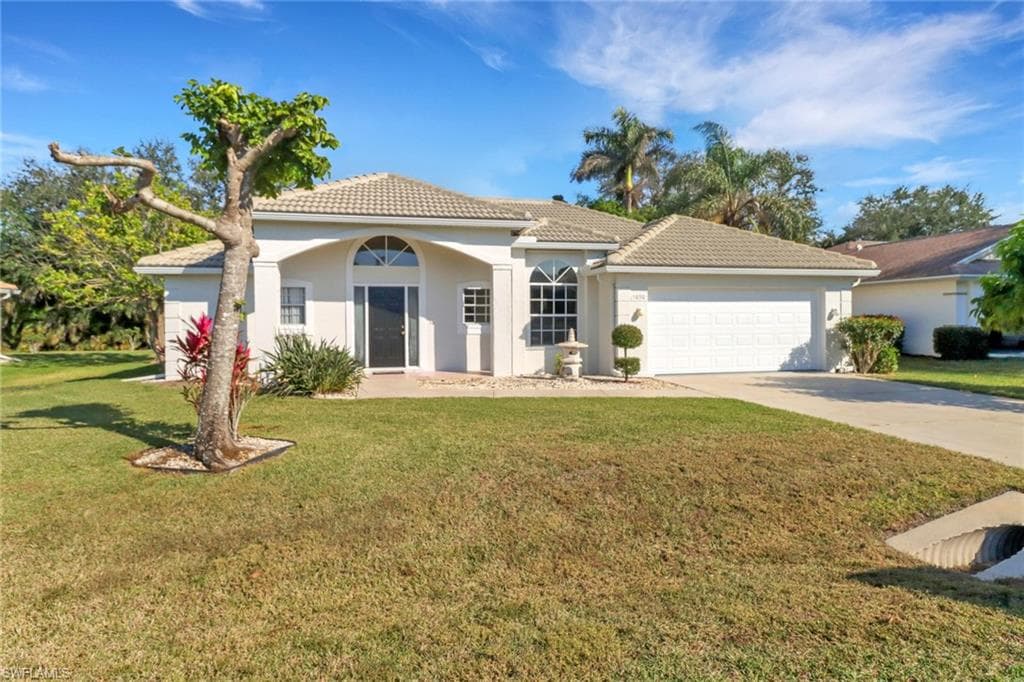 1090 Moon Lake DR NAPLES, FL 34104