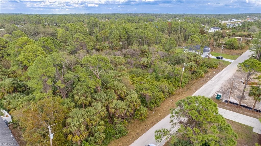 2712 26th ST W LEHIGH ACRES, FL 33971