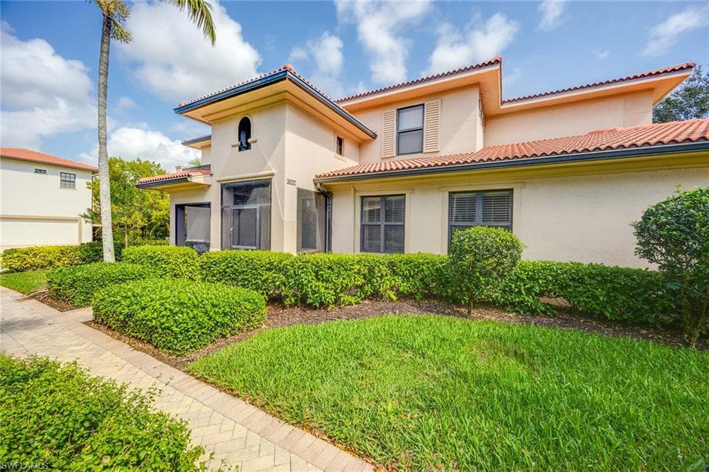 1379 Artesia DR E 601 NAPLES, FL 34113