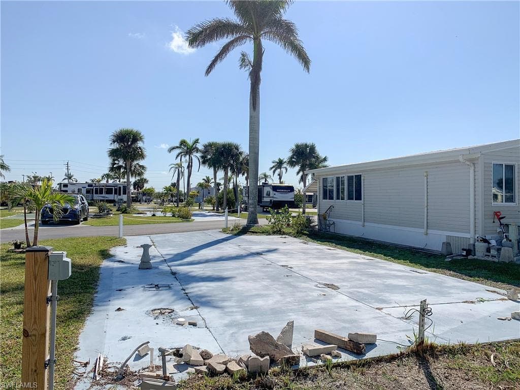 19681 Summerlin #225J RD FORT MYERS, FL 33908