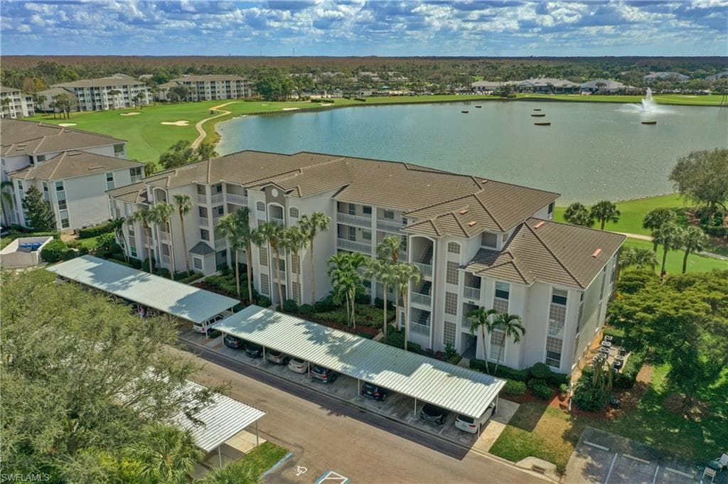 8086 QUEEN PALM LN 313 FORT MYERS, FL 33966