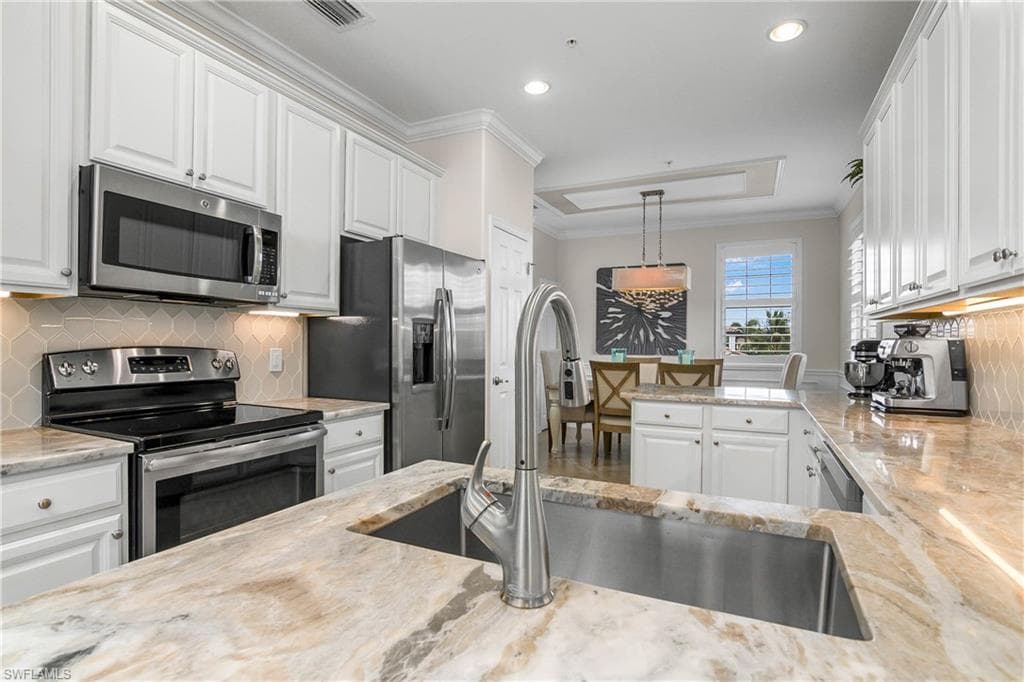 9464 Casoria CT 201 NAPLES, FL 34113