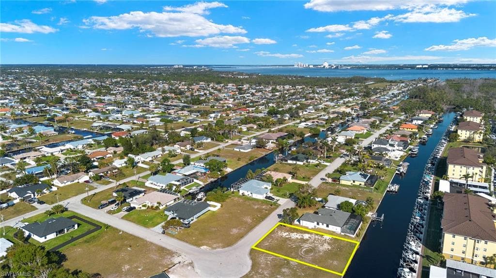 1906 Ottersrest LN CAPE CORAL, FL 33990