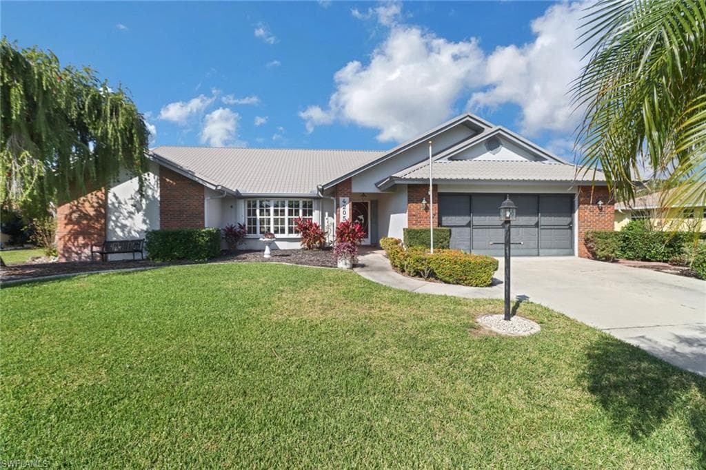 4205 Prestwick CT NORTH FORT MYERS, FL 33903