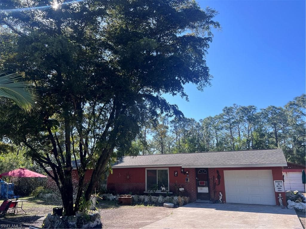 13 Moore AVE LEHIGH ACRES, FL 33936