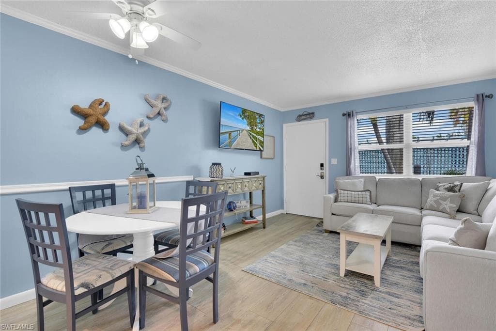 1295 Gulf Shore BLVD S 218 NAPLES, FL 34102