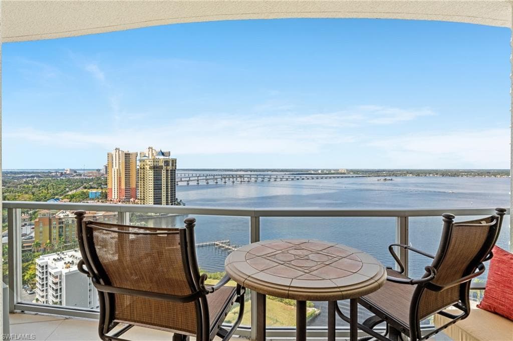 3000 Oasis Grand BLVD 2203 FORT MYERS, FL 33916