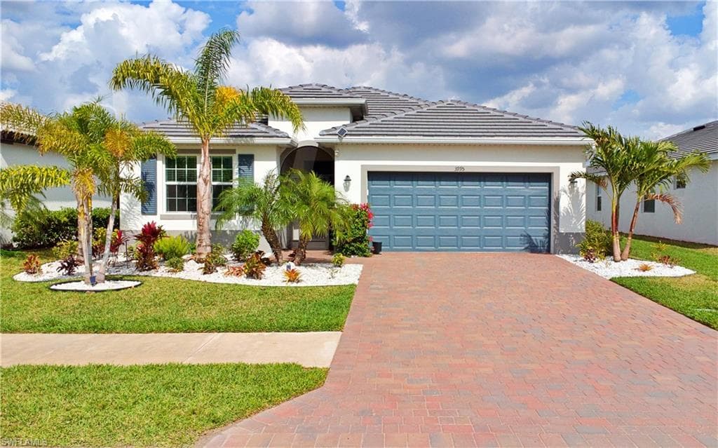 3995 E Hampton CIR ALVA, FL 33920