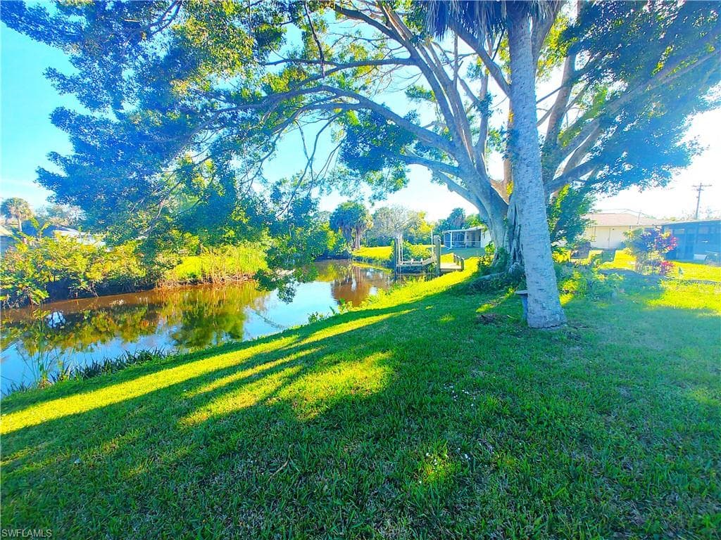 1914 Indian Creek DR NORTH FORT MYERS, FL 33917