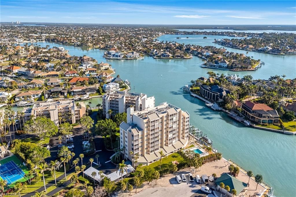 901 Collier CT 905 MARCO ISLAND, FL 34145