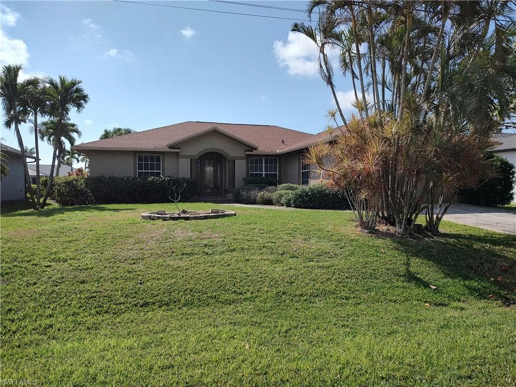 2922 Miracle PKWY CAPE CORAL, FL 33914