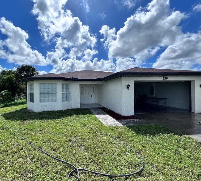 559 Bourse CIR LEHIGH ACRES, FL 33974
