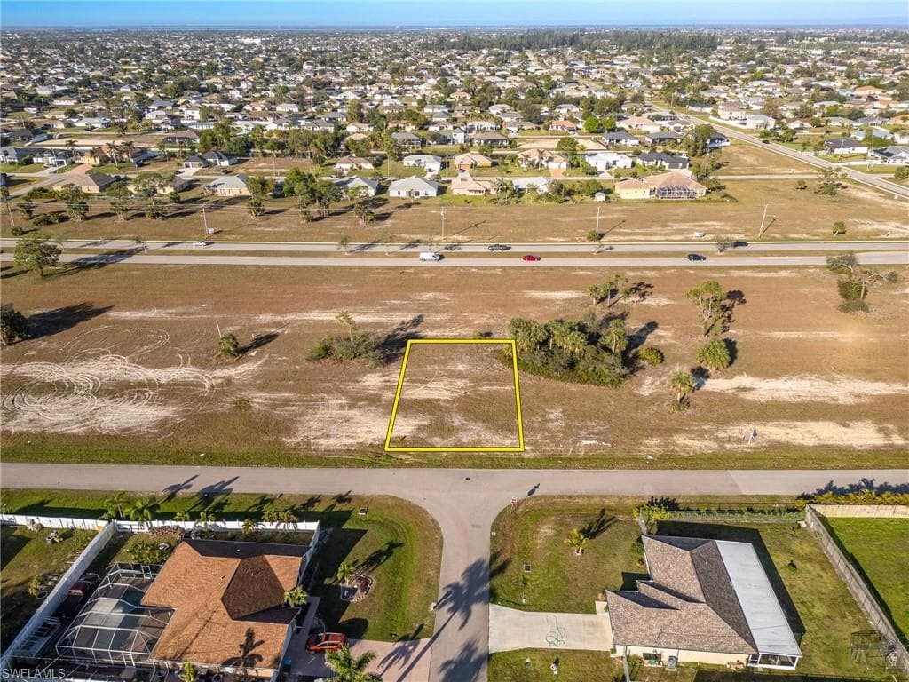 1028 SW 7th CT CAPE CORAL, FL 33991