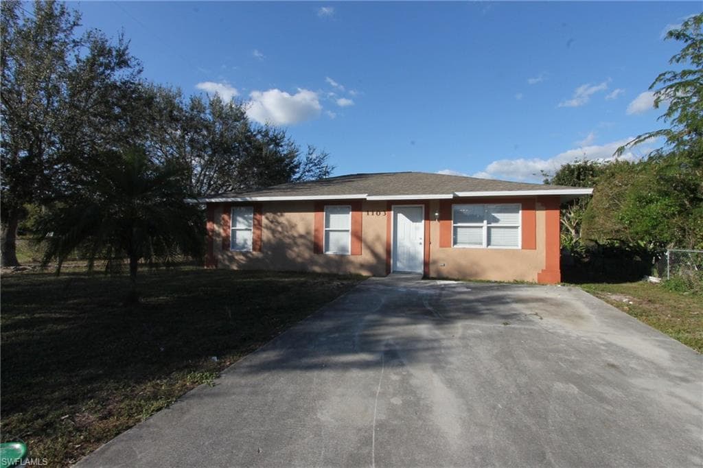 1103 Allegiance WAY IMMOKALEE, FL 34142