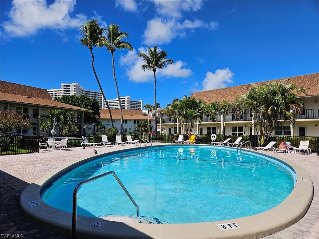 235 Seaview CT D8 MARCO ISLAND, FL 34145