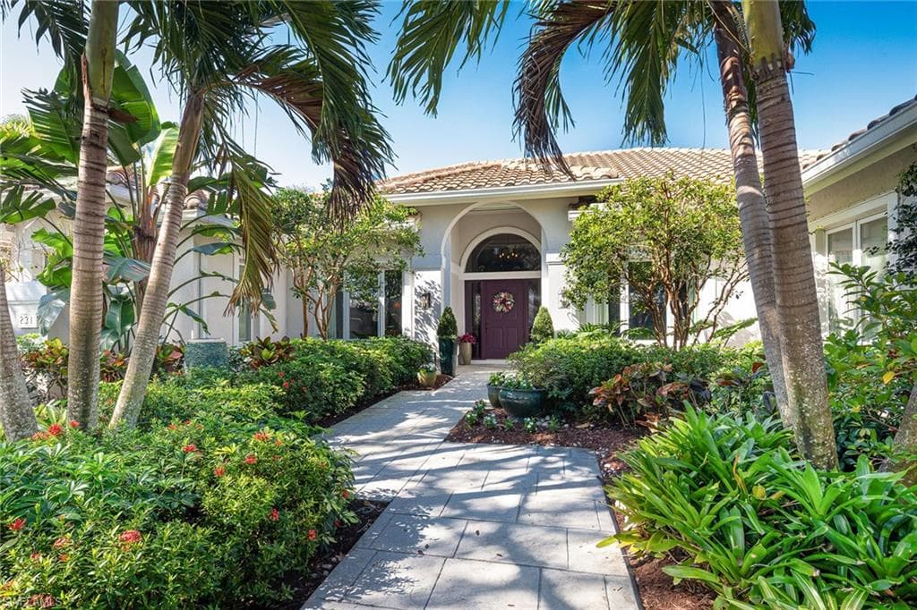231 Monterey DR NAPLES, FL 34119