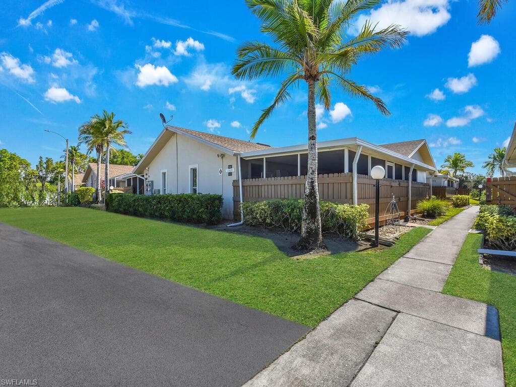 15620 Crystal Lake DR 102 NORTH FORT MYERS, FL 33917