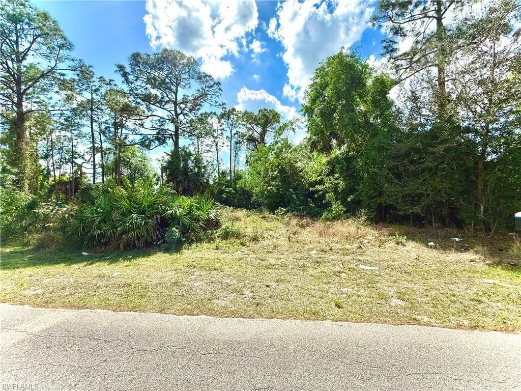 5245/5247 26th ST SW LEHIGH ACRES, FL 33973