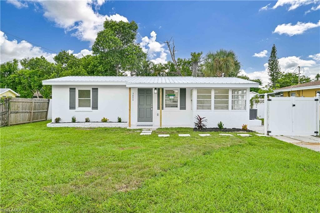 3844 Marvaez ST FORT MYERS, FL 33901