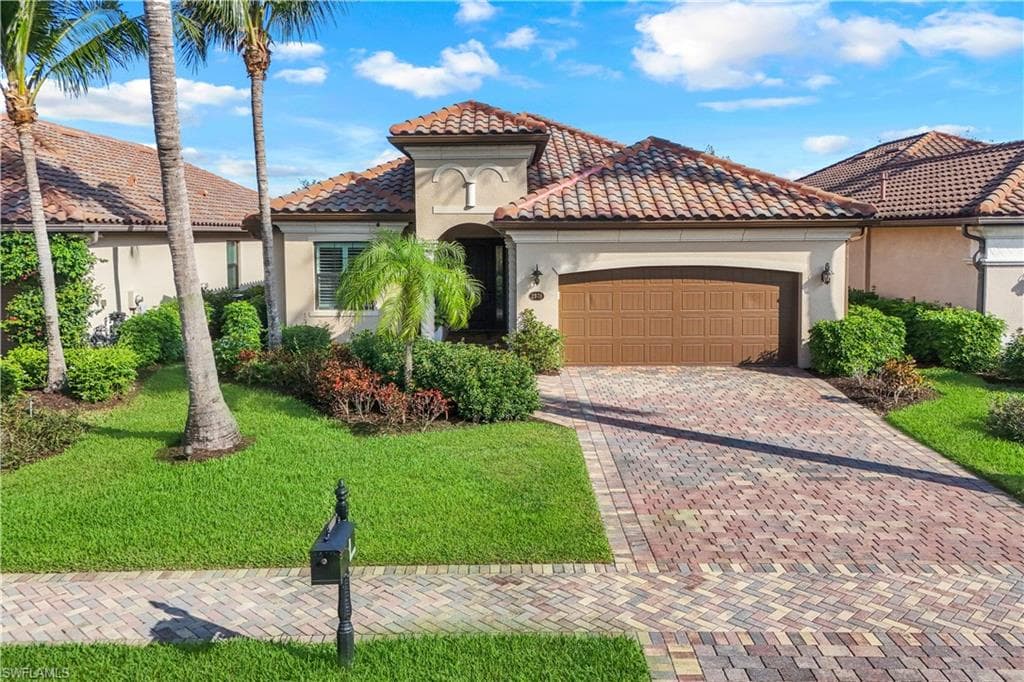2978 Aviamar CIR NAPLES, FL 34114
