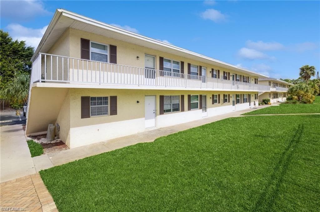3325 Airport RD N L5 NAPLES, FL 34105
