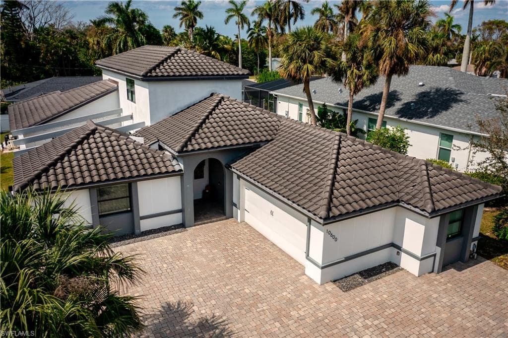 10600 McGregor BLVD FORT MYERS, FL 33919