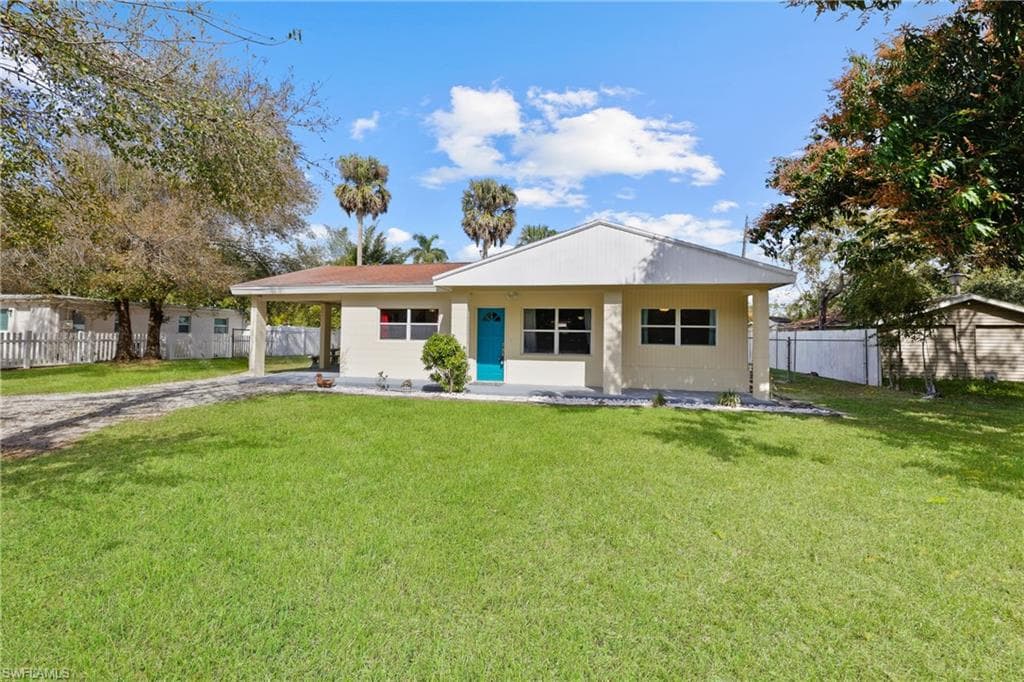 174 Evergreen RD NORTH FORT MYERS, FL 33903