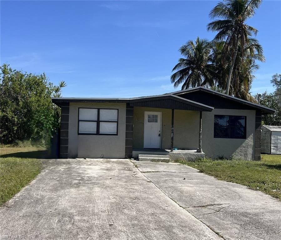 502 13th ST N NAPLES, FL 34102
