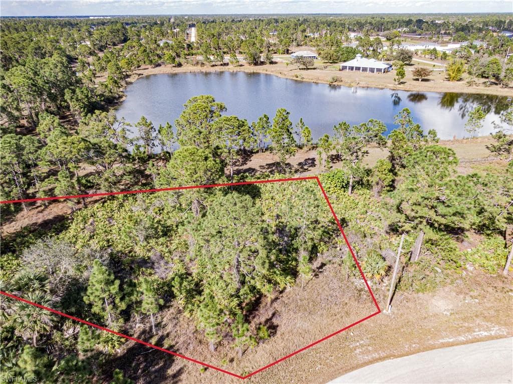 905 Moonbeam ST LEHIGH ACRES, FL 33974