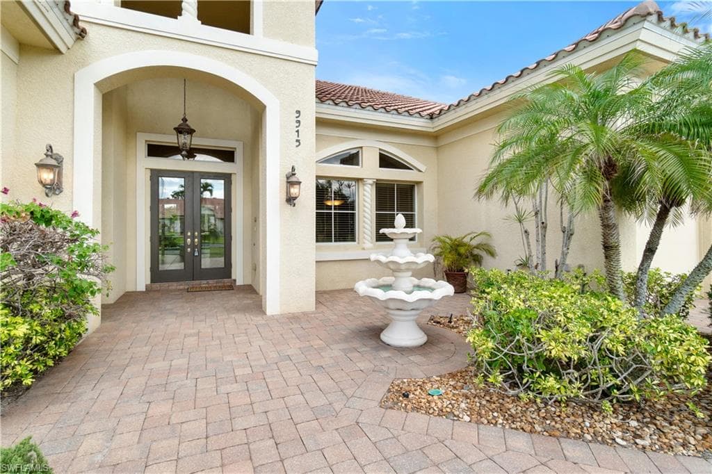 9915 El Greco CIR BONITA SPRINGS, FL 34135