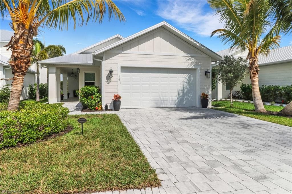 119 Cambria LN NAPLES, FL 34112