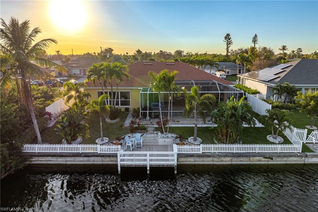 127 SE 15th AVE CAPE CORAL, FL 33990