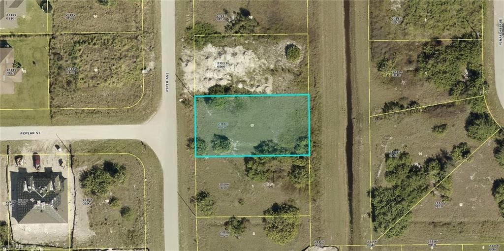 373 Piper AVE LEHIGH ACRES, FL 33974