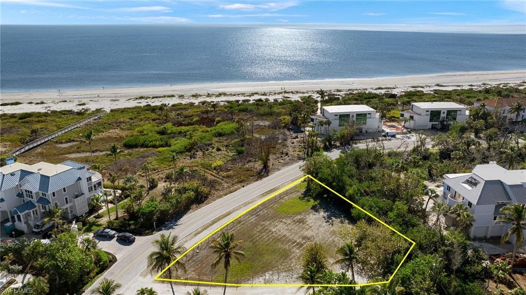 466 E Gulf DR SANIBEL, FL 33957