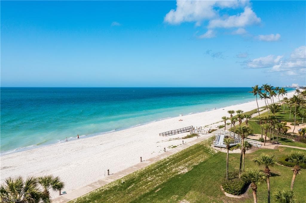 4251 Gulf Shore BLVD N PH B NAPLES, FL 34103