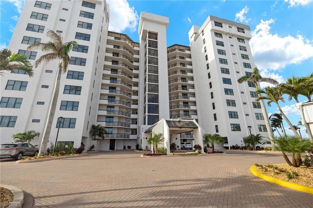 18120 San Carlos BLVD 204 FORT MYERS BEACH, FL 33931
