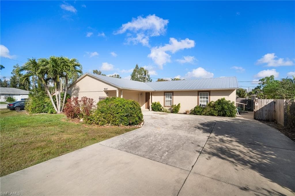 9017 King RD W FORT MYERS, FL 33967