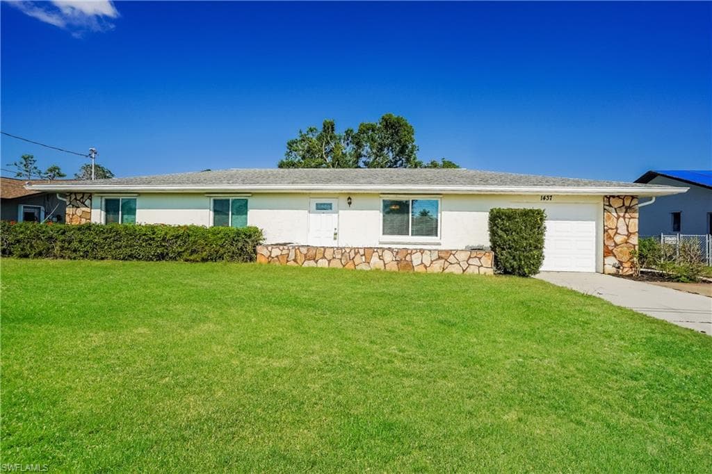 1437 14th TER CAPE CORAL, FL 33990