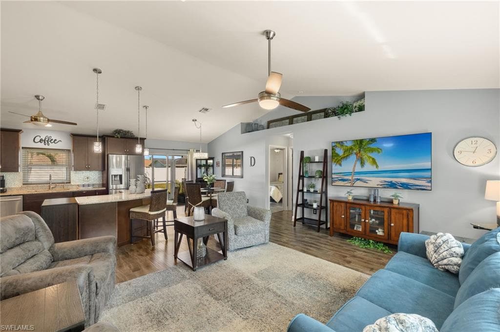 313 SE 17th TER CAPE CORAL, FL 33990