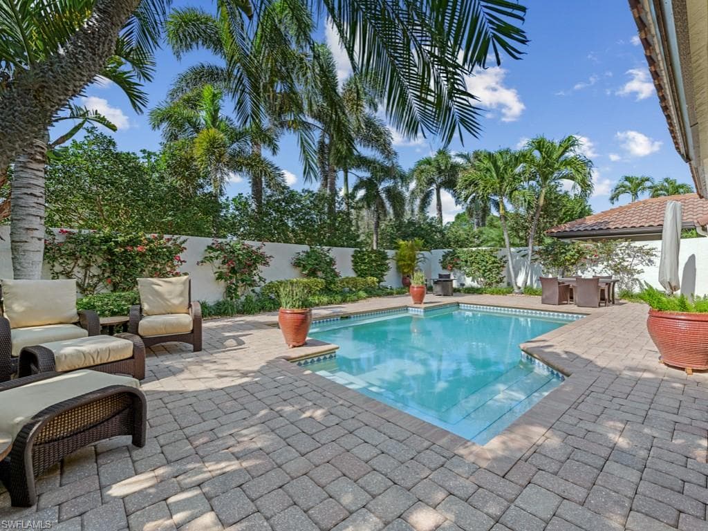 6 Las Brisas WAY 7 NAPLES, FL 34108