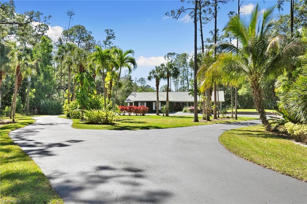 5770 Shady Oaks LN NAPLES, FL 34119