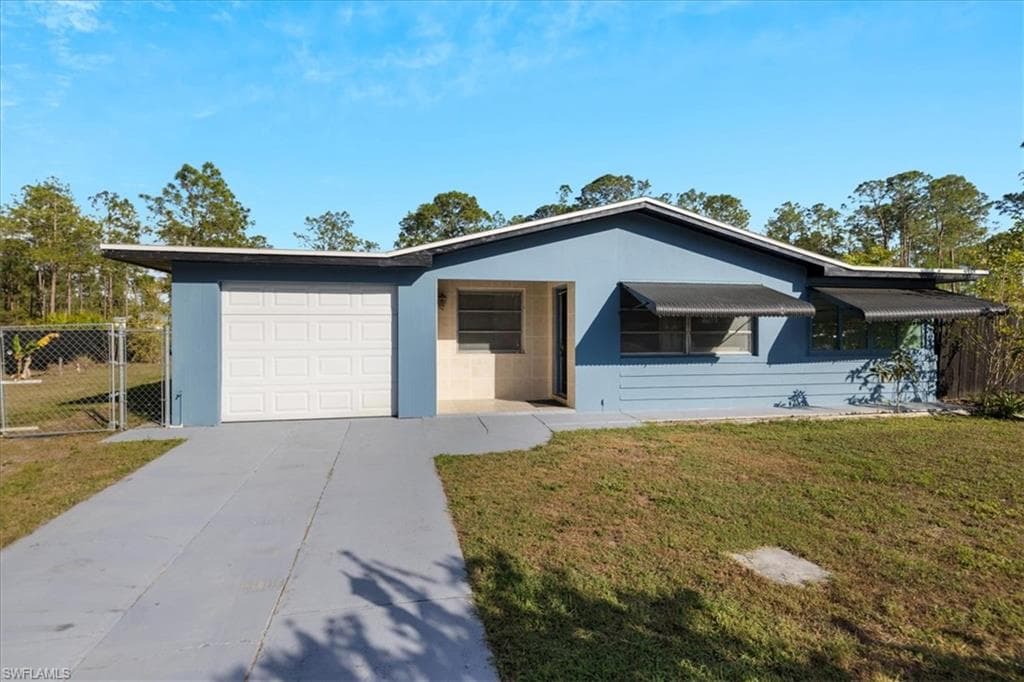 1216 8th AVE LEHIGH ACRES, FL 33972