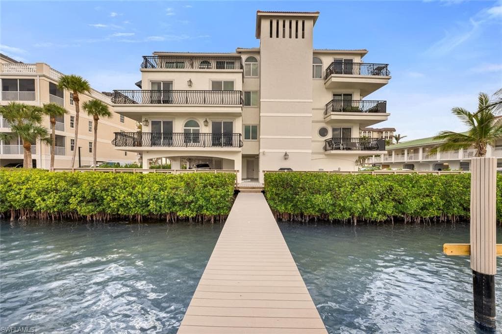 9400 Gulf Shore DR 3 NAPLES, FL 34108
