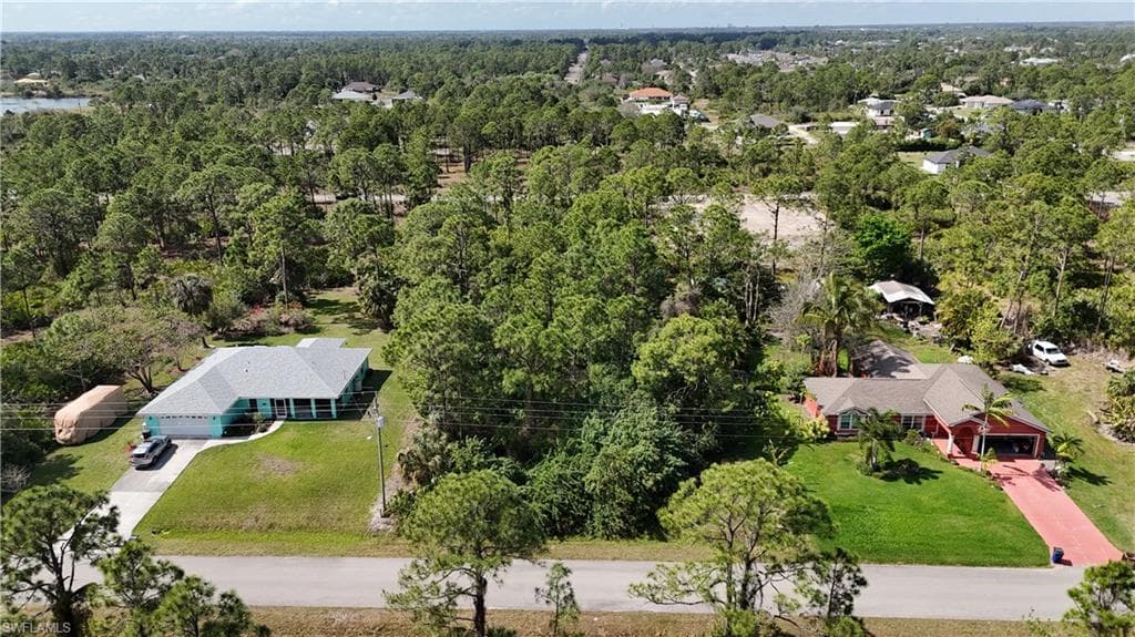 815 Dixie AVE LEHIGH ACRES, FL 33972