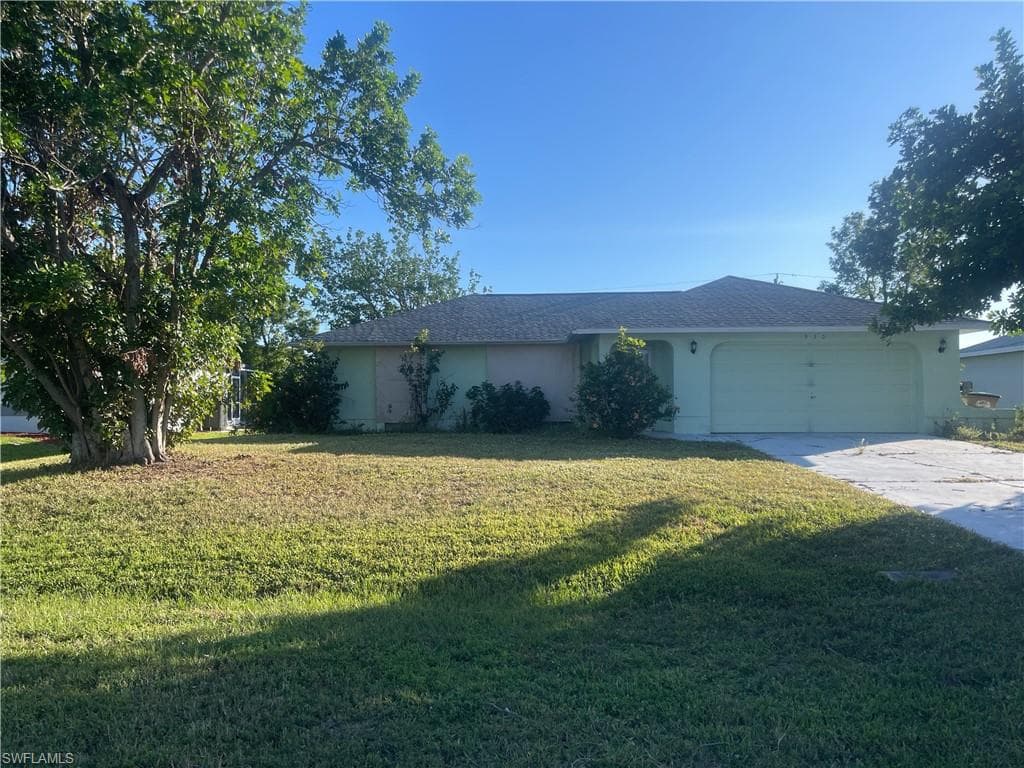 930 SW 34th ST CAPE CORAL, FL 33914