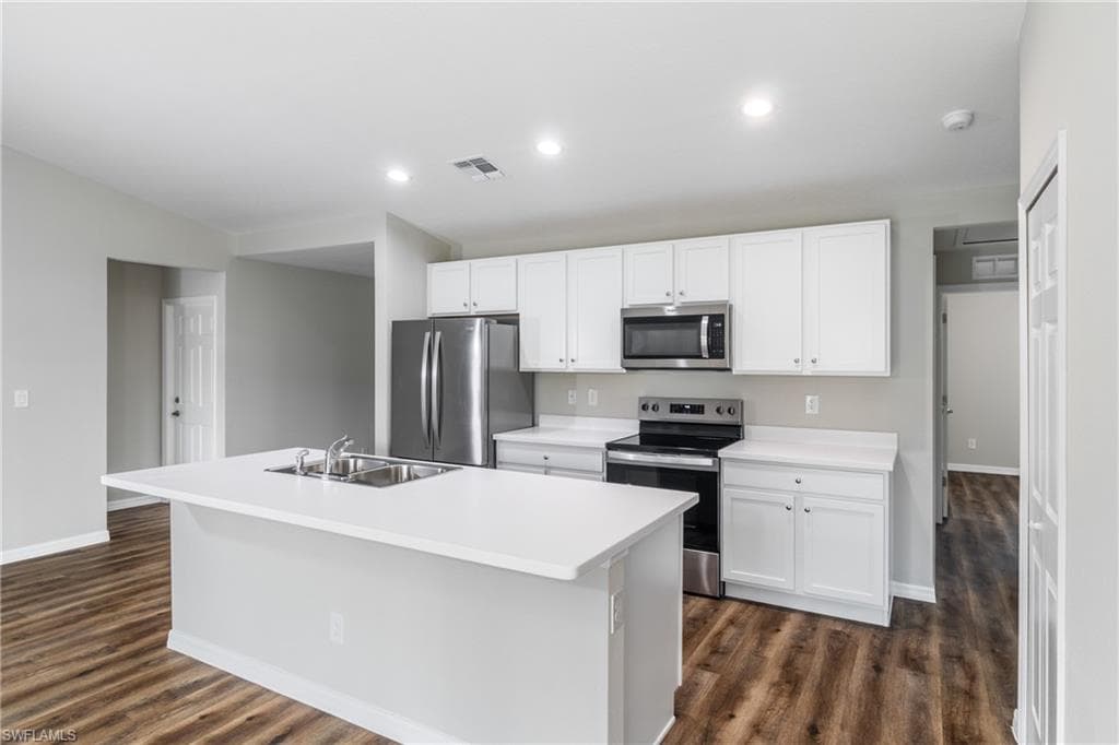 2605 NE 6th PL CAPE CORAL, FL 33909