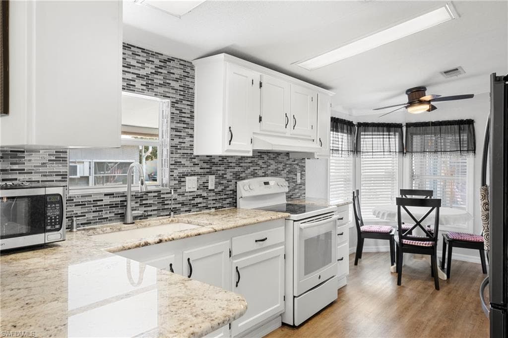284 Poinsettia DR FORT MYERS, FL 33905