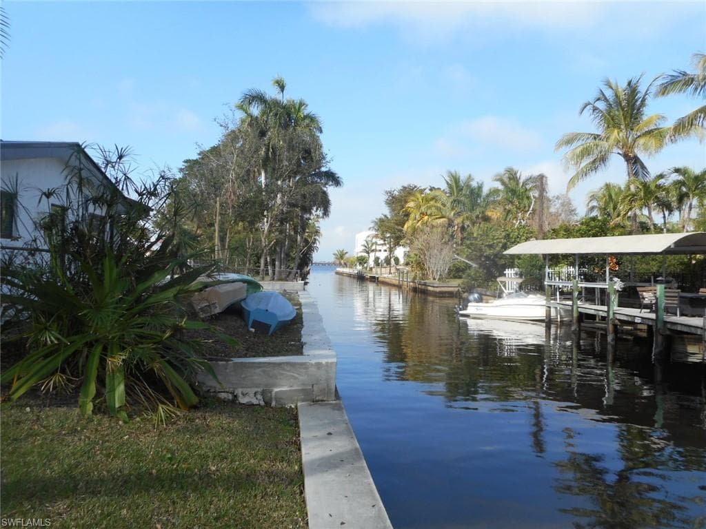 1239 Carlene AVE FORT MYERS, FL 33901