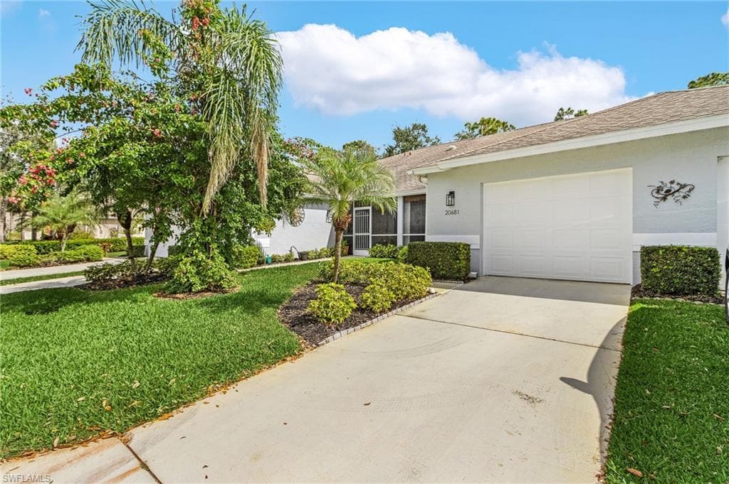20681 Country Barn DR ESTERO, FL 33928